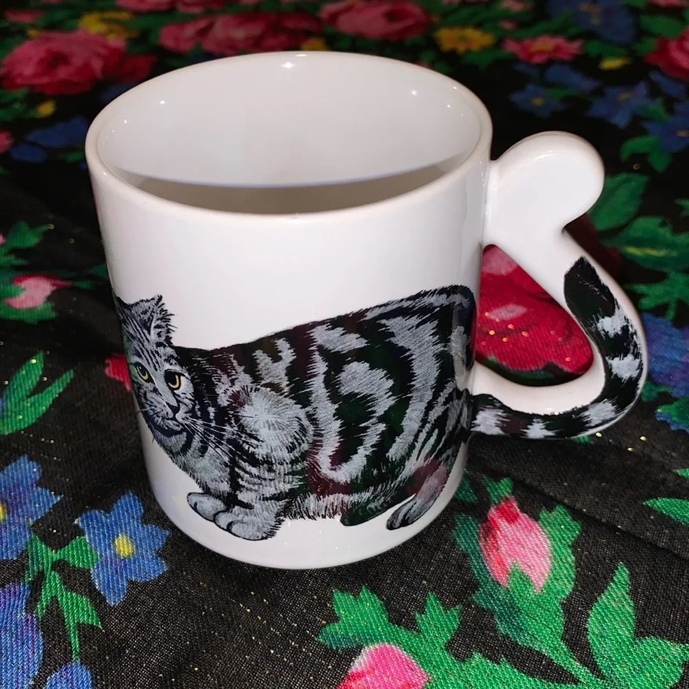Vintage Japan kitty cat tail handle coffee mug